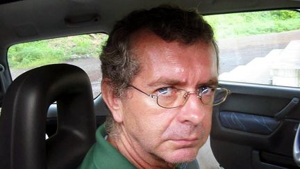 Philippe Verdon, l'un des deux Fran&ccedil;ais enlev&eacute;s au Mali le 24 novembre 2011, ici en 2004 &agrave; Moroni, aux Comores.&nbsp; (YOUSSOUF IBRAHIM / AFP)