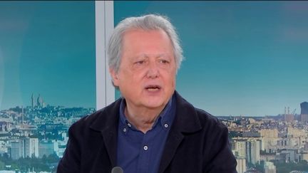 Pierre Haski, président de Reporters sans frontières et Johann Soufi, ancien responsable du bureau juridique de l'ONU à Gaza, réagissent, mardi 5 mars, à la reconnaissance par l'ONU de viols du Hamas lors de l'attaque du 7 octobre. (franceinfo)