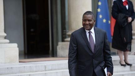 L'homme d'affaires nigérian Aliko Dangote lors d'une visite au palais de l'Elysée en octobre 2016.&nbsp; (STEPHANE DE SAKUTIN / AFP)