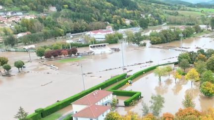 Différentes communes de Haute-Loire ont été inondées, jeudi 17 octobre, alors que le département était placé en vigilance rouge pour crues. (France 2)