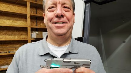 Un pistolet "intelligent" de la société SmartGunz. (SMARTGUNZ, LLC VIA AFP)