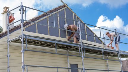 Une maison en rénovation, le 24 mars 2019.&nbsp; (CHASSENET / BSIP / AFP)