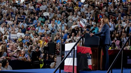 Kamala Harris en meeting à Milwaukee dans le Wisconsin, le 23 juillet 2024. (JIM VONDRUSKA / GETTY IMAGES NORTH AMERICA / AFP)