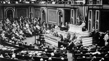 Le président Wilson&nbsp;prononce un discours historique devant le Congrès pour lui demander de voter la déclaration de guerre contre l’Allemagne. (©)