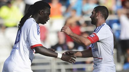 L'attaquant Bafé Gomis et son ex-compère lyonnais Lisandro Lopez