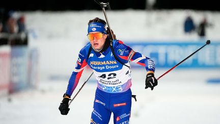 Biathlon : doublé français avec le succès d'Eric Perrot devant Quentin Fillon Maillet sur la première mass-start de la saison à Kontiolahti