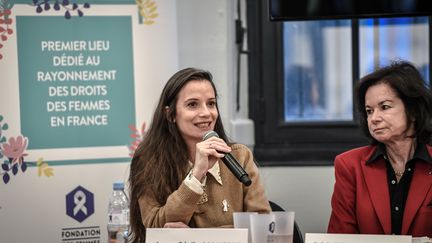 Anne-Cécile Mailfert (D),&nbsp;présidente de la Fondation des femmes, le 3 mars 2020. (STEPHANE DE SAKUTIN / AFP)