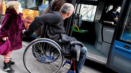  (30 avril, Journée de l'accessibilité et de la mobilité © Maxppp)