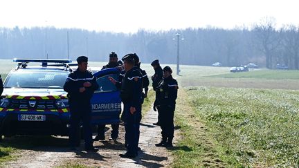 Les fouilles pour retrouver les corps de Leslie Hoorelbeke et Kevin Trompat, disparus en novembre dans les Deux-Sèvres, se poursuivent le 4 mars 2023, à Puyravault (Charente-Maritime). (MAXPPP)