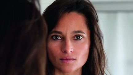 Nina Bouraoui fait le portrait d'un anti-héros dans son dernier roman "Standard"
 (R. Schroeder/Flammarion)