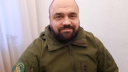 Le colonel ukrainien Oleksandr Pyskun,&nbsp;du conseil de défense de l'administration militaire de Kryivie Rih. (GAELE JOLY / RADIO FRANCE)