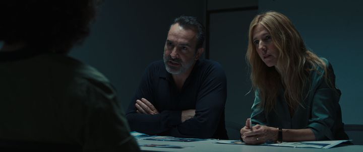 Sandrine Kiberlain et Jean Dujardin dans le film "Novembre" de Cédric Jimenez. (STUDIO CANAL)