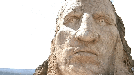 La tête de Crazy Horse par le sculpteur Korczak Ziółkowski
 (France 2 / Culturebox)