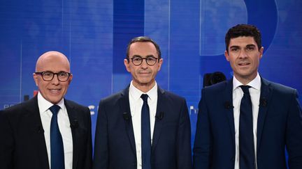 Les trois candidats à la présidence du parti Les Républicains, de gauche à droite : Eric Ciotti, Bruno Retailleau, Aurélien Pradié. (CHRISTOPHE ARCHAMBAULT / AFP)