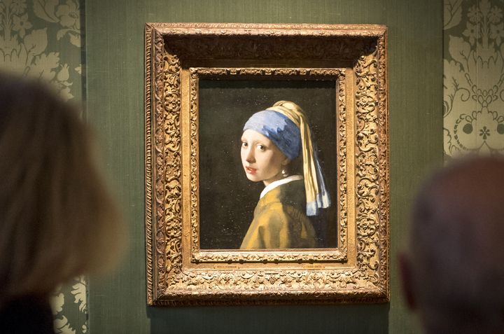 Tableau "La jeune fille à la perle" du peintre Vermeer en octobre 2022 au Mauritshuis museum de la Hague (LEX VAN LIESHOUT / ANP)