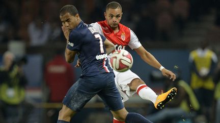 Kurzawa (Monaco) et Lucas (PSG) (MIGUEL MEDINA / AFP)