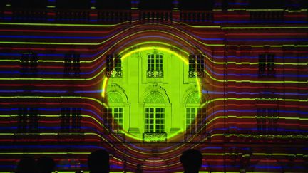 La façade du monument classée au patrimoine mondiale de l'Unesco se transforme en un tableau hypnotisant. (FRANCE 3 LORRAINE)