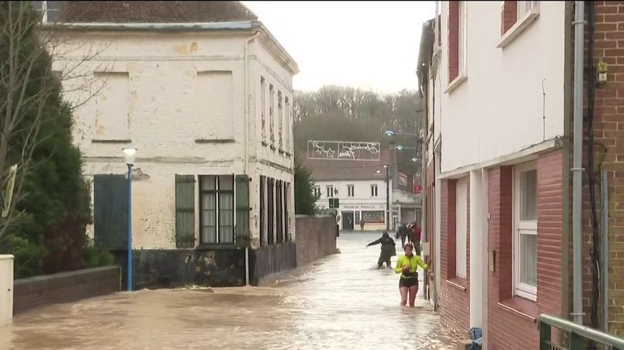 Inondations Dans Le Pas De Calais Les Habitants Se Retrouvent Dans La