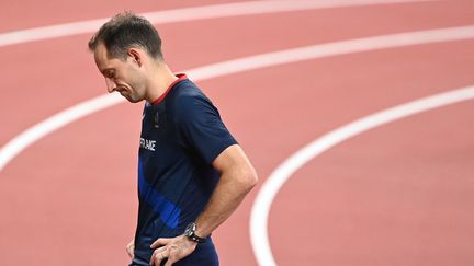 Renaud Lavillenie a terminé huitième lors de la finale du saut à la perche, mardi 3 août, à Tokyo. (CHARLY TRIBALLEAU / AFP)