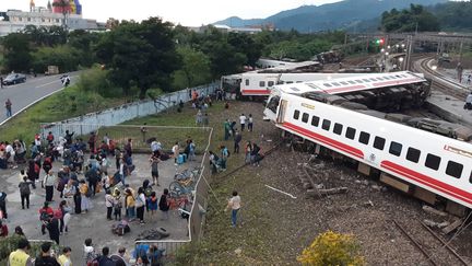 Le train qui a déraillé à Taïwan, le 21 octobre 2018. (CNA PHOTO / CNA)