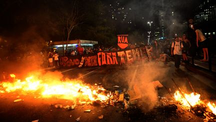 VIDEO. Brésil : des affrontements opposent manifestants pro-Rousseff et forces de l'ordre