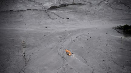 Le village de Volcan enseveli sous une mer de boue (FRANCK FIFE / POOL)