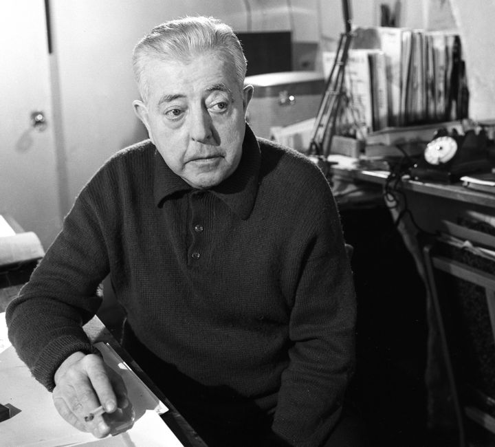 Jacques Prévert, poète, scénariste et dialoguiste en mars 1963.
 (Bernard Pascucci / Ina / AFP)