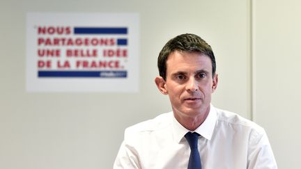 Le Premier ministre Manuel Valls le 14 décembre 2016 lors de l'inauguration de son local de campagne. (ALAIN JOCARD / AFP)