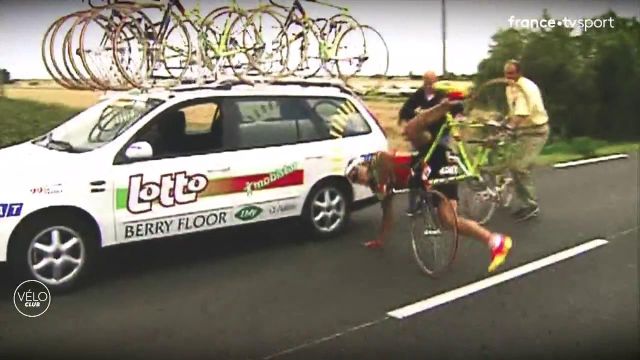 La caméra explore le Tour s'attarde aujourd'hui sur les chutes marquantes et les dangers qui accompagnent la route des coureurs.