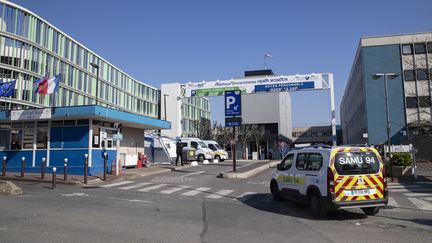 L'hôpital Henri Mondor de Créteil (Val-de-Marne), le 26 mars 2020. (THOMAS SAMSON / AFP)