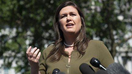 Sarah Sanders s'adresse à des journalistes, à Washington, la capitale fédérale américaine, le 31 mai 2019. (CHRIS KLEPONIS / CONSOLIDATED NEWS PHOTOS / AFP)