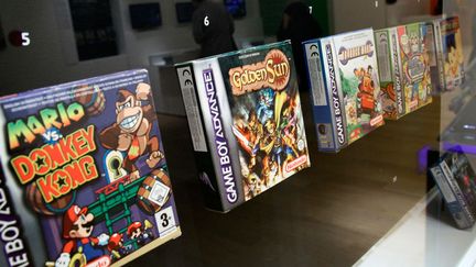 L'exposition &laquo;Game Story&raquo; retrace l'histoire du jeu vid&eacute;o &agrave; travers ses consoles et jeux embl&eacute;matiques du d&eacute;but des ann&eacute;es 70 &agrave; nos jours. (ELODIE DROUARD / FTVi)