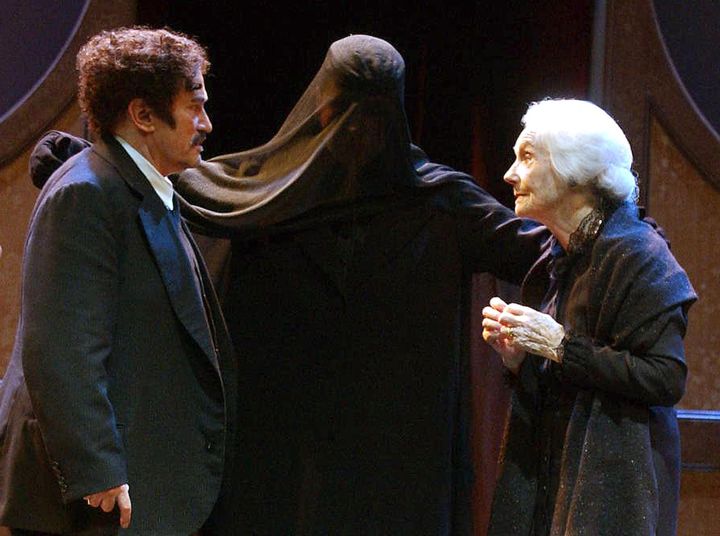 2003 : Niels Arestrup, Anne Kreis et Gisèle Casadesus, répètent le 03 janvier 2003 à Orléans, la pièce de l'auteur italien Luigi Pirandello "A chacun sa vérité"
 (ALAIN JOCARD / AFP)