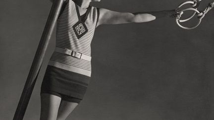 Wearing wool swimsuit. 1928
 (George Hoyninguen-Huene )