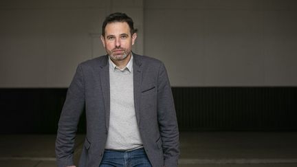 Alexandre Langlois, secrétaire général du syndicat minoritaire de policiers Vigi, le 27 novembre 2020 à Paris. (PABLO PORLAN / HANS LUCAS / AFP)