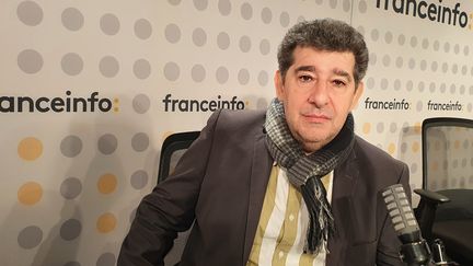 Yves Derai, journaliste et co-réalisateur du documentaire "Je pense donc je vote". (BENJAMIN FONTAINE / RADIO FRANCE)