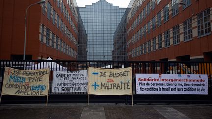 Des employés d'Ehpad manifestent&nbsp;à Toulouse, le 30 janvier 2018. (ALAIN PITTON / NURPHOTO / AFP)