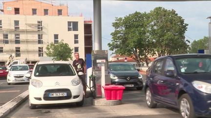 Pouvoir d’achat :&nbsp;des remises accordées&nbsp;sur le prix des carburants dans certaines enseignes (FRANCE 2)