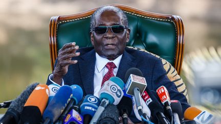 Robert Mugabe lors d'une conférence de presse à Harare (Zimbabwe), le 29 juillet 2018.&nbsp; (JEKESAI NJIKIZANA / AFP)