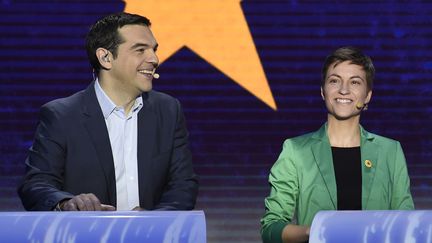 Le Grec Alexis Tsipras et l'Allemande Ska Keller s'affrontent lors du grand d&eacute;bat europ&eacute;en entre les candidats &agrave; la pr&eacute;sidence de la Commission, le 15 mai 2014, &agrave; Bruxelles.&nbsp; (JOHN THYS / AFP)