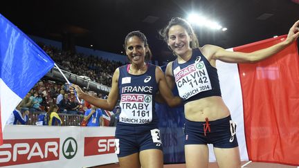 Laila Traby (à gauche), médaille de bronze des derniers championnats d'Europe, ici avec Clémence Calvin, médaille d'argent (FRANCK FIFE / AFP)