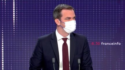 Olivier Véran,&nbsp;ministre de la Santé était l'invité du "8h30&nbsp;franceinfo", vendredi 3 décembre 2021. (FRANCEINFO / RADIOFRANCE)