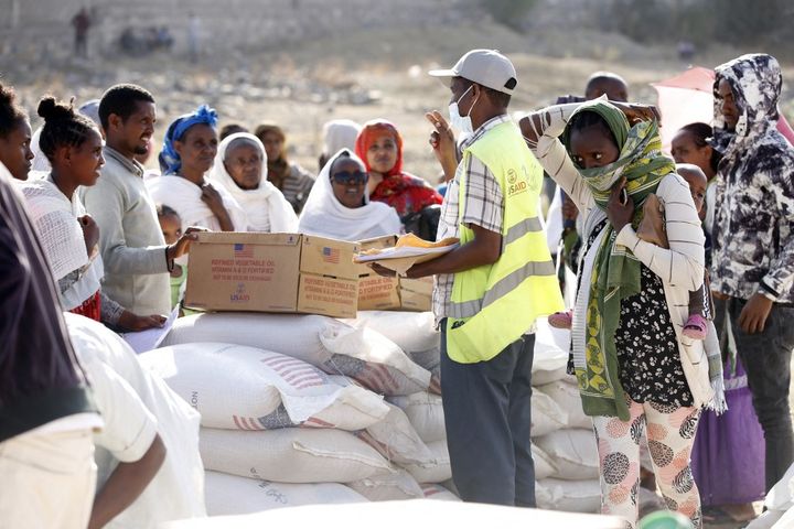 L'aide alimentaire internationale livrée ici dans la capitale du Tigré (Ethiopie) Mekele peine à toucher les populations rurales. (MINASSE WONDIMU HAILU / ANADOLU AGENCY)