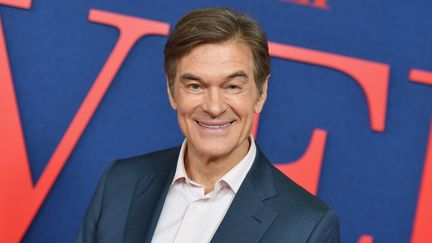 Mehmet Oz, connu sous le nom de "Dr Oz", au Alice Tully Hall du Lincoln Center à New York, le 26 mars 2019. (ANGELA WEISS / AFP)