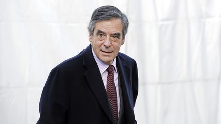 Le candidat de la droite à la présidentielle, François Fillon, arrive à une réunion du Parti populaire européen, le 15 décembre 2016, à Bruxelles (Belgique). (THIERRY CHARLIER / AFP)