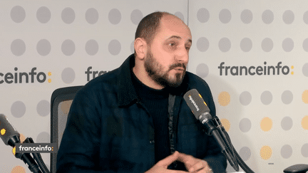 Karim Rissouli présente "La fabrique du mensonge" sur France 5. (FRANCEINFO / RADIO FRANCE)