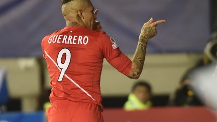  Guerrero et les Péruviens joueront leur place en finale ce soir face aux Chiliens. (YURI CORTEZ / AFP)