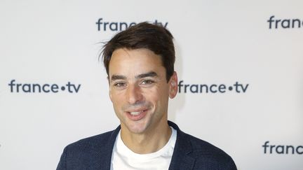 Le journaliste présentateur de France 2 Julian Bugier avant une conférence de presse de France Télévisions, le 18 juin 2019 à Paris. (GEOFFROY VAN DER HASSELT / AFP)