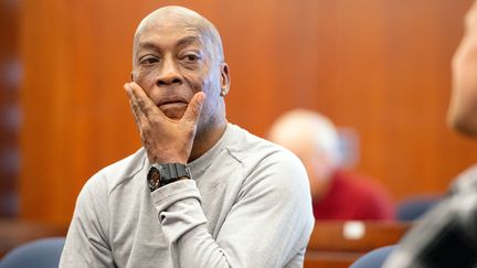 Dewayne Johnson, jardinier, qui poursuivait Monsanto en raison des dangers du glyphosate, au tribunal de San Francisco (Californie), le 10 août 2018. (JOSH EDELSON / AFP)