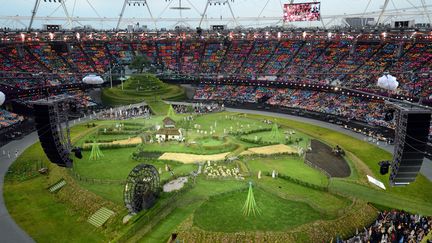 La c&eacute;r&eacute;monie d'ouverture des 27es Jeux olympiques s'est d&eacute;roul&eacute;e au stade olympique de Londres, o&ugrave; se sont mass&eacute;s 80 000 spectateurs. (ON)